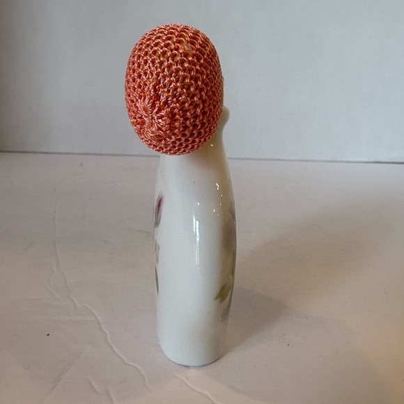 Hand-painted porcelain floral perfume bottle - Picture 4 of 7